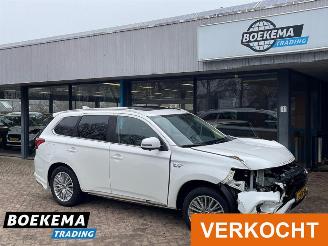 Unfallwagen Mitsubishi Outlander 2.4 PHEV Intense+ Pano Leer Stoel/Stuurverw. Navi Camera PDC 2020/10