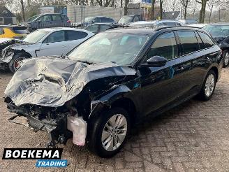 Skoda Octavia Combi 1.0 e-TSI Business Edition Navigatie Cruise Lane-Ass picture 4