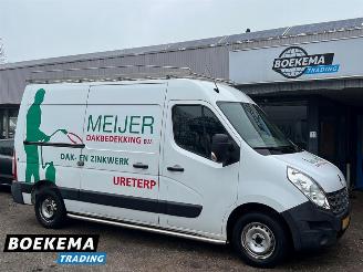 Schade bestelwagen Renault Master T35 2.3 DCI L2H3 3-Pers Navigatie Cruise Airco PDC Trekhaak 2014/1