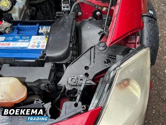 Renault Clio 1.2 TCe 101PK Special Line 5-Drs Navi Airco Trekh. picture 12