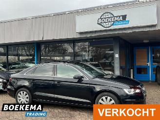 Auto incidentate Audi A3 Limousine 1.6 TDI 110PK Pro Line Panorama Navigatie Airco 2015/11