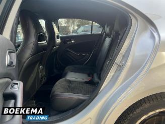 Mercedes A-klasse 180 Ambition AMG Automaat Navigatie Clima picture 17