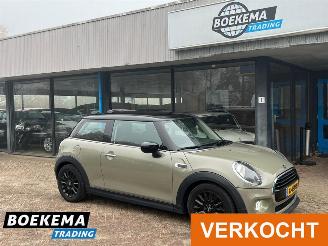 uszkodzony samochody osobowe Mini Cooper 1.5 Automaat Keyless Led Navi Cruise Airco 2019/11