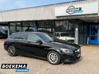 Vaurioauto  passenger cars Mercedes Cla-klasse 200 Ambition 156PK Groot Navi Stoelverw. Navigatie 2015/12