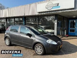 damaged passenger cars Fiat Grande Punto 1.2 Active Airco Elektrische ramen 2008/4