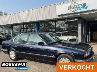 Damaged car BMW 5-serie 520i Executive 6-Cilinder Airco 1995/8
