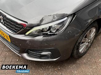 Peugeot 308 SW 1.2 PureTech Premium Panorama Automaat Navigatie Trekhaak PDC picture 6