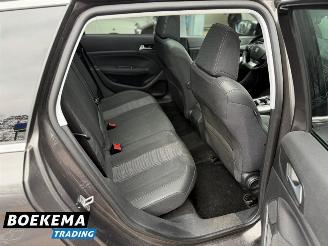 Peugeot 308 SW 1.2 PureTech Premium Panorama Automaat Navigatie Trekhaak PDC picture 16