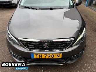 Peugeot 308 SW 1.2 PureTech Premium Panorama Automaat Navigatie Trekhaak PDC picture 5