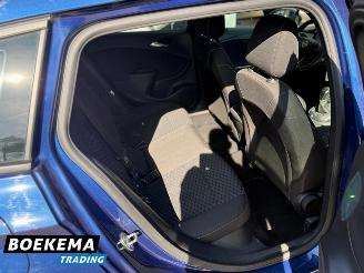 Opel Astra Sports Tourer 1.2 Edition Navigatie Cruise Climate picture 18