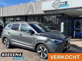 krockskadad bil auto MG ZS EV Long Range Luxury 70 kWh Panorama Leer Camera Navigatie 2023/12