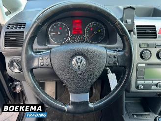 Volkswagen Touran 1.4 TSI 140PK Business Navigatie Cruise Climate picture 15