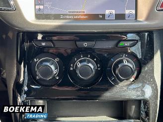 Citroën C3 1.2 PureTech Selection Automaat Navigatie Airco Cruise F1 picture 21