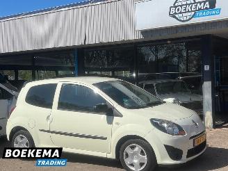 damaged passenger cars Renault Twingo 1.5 dCi Collection Airco Cruise 2011/7