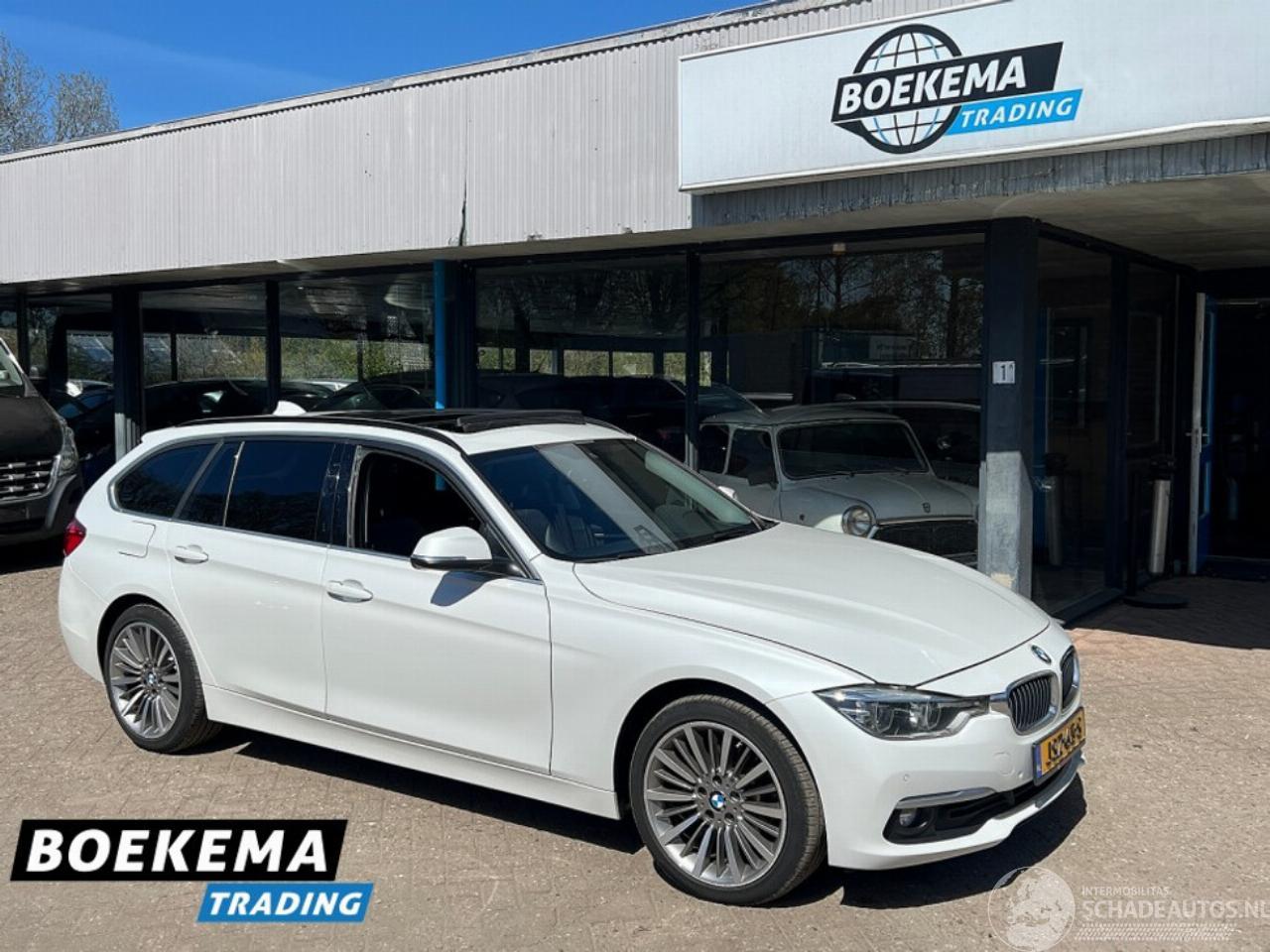 BMW 3-serie 320d xDrive Edition Panorama Leer Automaat Navigatie