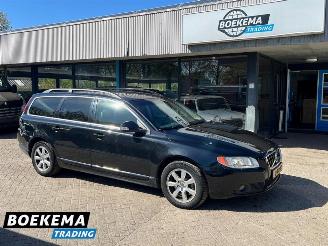 Volvo V-70 2.5T Kinetic 230PK Automaat Leer Navigatie Cruise picture 1