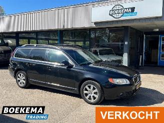Damaged car Volvo V-70 2.5T Kinetic 230PK Automaat Leer Navigatie Cruise 2010/9