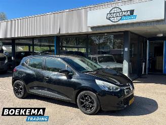 Schadeauto Renault Clio 0.9 TCe Expression Navigatie Airco 2015/3