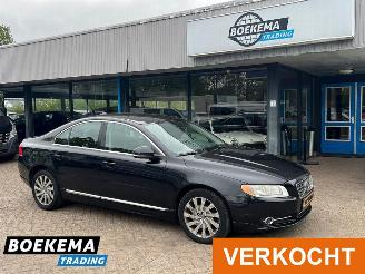 Vaurioauto  passenger cars Volvo S-80 2.0 D3 Momentum Automaat Leer Navigatie Cruise 2011/7