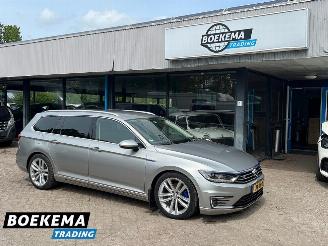 Damaged car Volkswagen Passat Variant 1.4 TSI GTE Highline ACC Camera Standkachel Stoelverwarming 2015/12