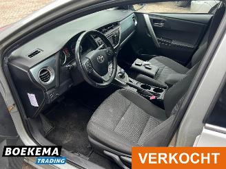 Toyota Auris Touring Sports 1.8 Hybrid Dynamic Navigatie Cruise Climate picture 17