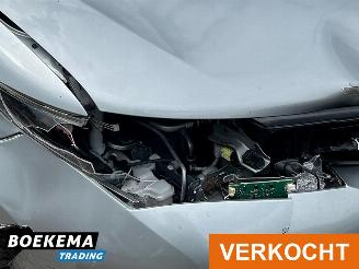 Toyota Auris Touring Sports 1.8 Hybrid Dynamic Navigatie Cruise Climate picture 9