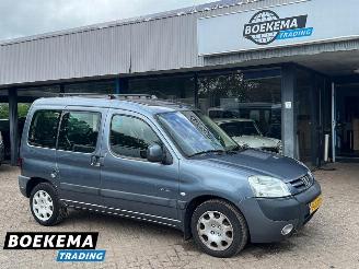 krockskadad bil auto Peugeot Partner 1.6 16V Zenith 2 Airco 5-Peroons 2xSchuifdeur Cruise Trekhaak 2005/7