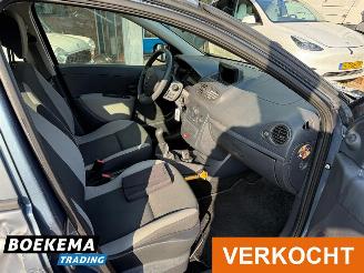 Renault Clio 1.2 TCe Special Line Navigatie Airco picture 17