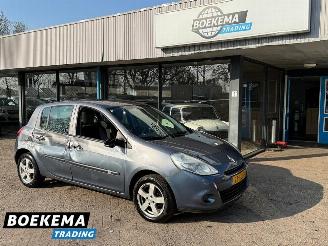 Schadeauto Renault Clio 1.2 TCe Special Line Navigatie Airco 2010/4