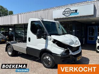 damaged commercial vehicles Iveco Daily 40C18 3.0 BE-Trekker Automaat Veldhuizen Euro6 2024/9