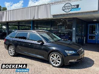 Damaged car Skoda Superb Combi 1.8 TSI 180PK Style Business DSG CantonSound Keyless Navigatie 2017/1