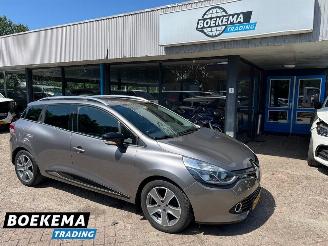 Coche accidentado Renault Clio Estate 1.5 dCi ECO Night&Day Navigatie Cruise PDC Trekhaak 2015/6