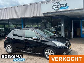 Auto incidentate Peugeot 208 1.2 VTi Oxygo Cruise Navi Clima Trekhaak 2014/1