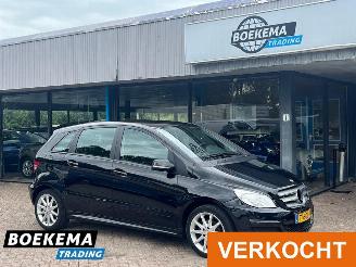 Unfallwagen Mercedes B-klasse 160 Business Class Stoelverwarming Navi Trekhaak 2010/10
