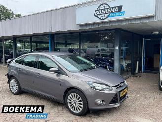 damaged passenger cars Ford Focus 1.6 TI-VCT First Edition Stoelverwarming Cruise Clima 2011/3