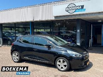 Unfallwagen Renault Clio 0.9 TCe Expression Navi Cruise-Control Airco 2013/9