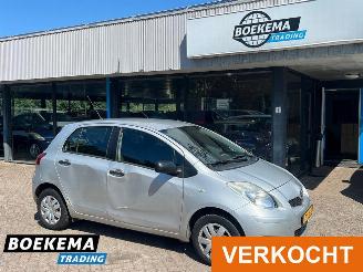Vaurioauto  passenger cars Toyota Yaris 1.0 VVTi Acces 5-Deurs Airco Elektrisch ramen 2010/7