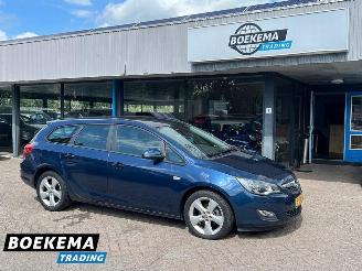 Coche accidentado Opel Astra Sports Tourer 1.6 Edition Automaat Navi Cruise Airco 2011/2