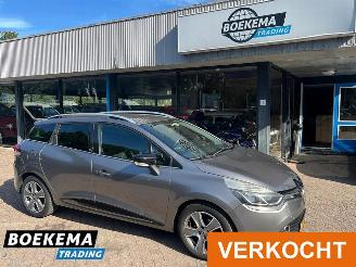 Schadeauto Renault Clio Estate 1.5 dCi ECO Authentique R-Link Navigatie Airco Cruise 2014/7