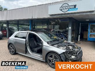 uszkodzony samochody osobowe Mercedes A-klasse 220 Premium Plus 190PK AMG Automaat Panorma Camera 2019/8