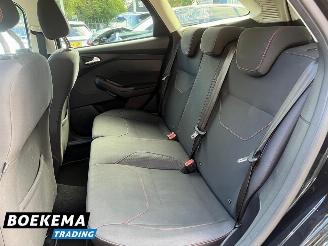 Ford Focus Wagon 1.5 Black Edition 150PK Navigatie Climate Cruise picture 13