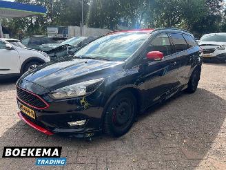 Ford Focus Wagon 1.5 Black Edition 150PK Navigatie Climate Cruise picture 4