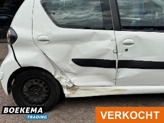 Toyota Aygo 1.0 VVT-i Comfort Airco 5-Deurs Elek-Ramen picture 5
