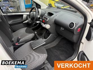 Toyota Aygo 1.0 VVT-i Comfort Airco 5-Deurs Elek-Ramen picture 19