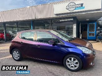 Unfallwagen Peugeot 208 1.2 e-VTi Active Automaat Cruise Airco 2014/3