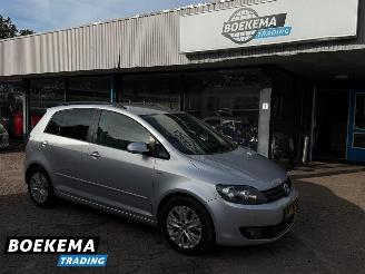 damaged passenger cars Volkswagen Golf plus 1.6 TDI Highline DSG Stoelverwarming Trekhaak 2013/5