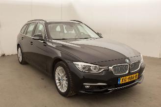 BMW 3-serie 320i Luxury Edition Automaat 60.598 km picture 2