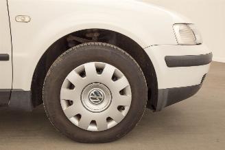 Volkswagen Passat 1.9 TDI Trendline Airco picture 15