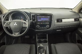 Mitsubishi Outlander 2,0 Intense + 7 pers. Automaat picture 5