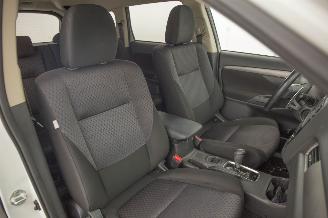 Mitsubishi Outlander 2,0 Intense + 7 pers. Automaat picture 23